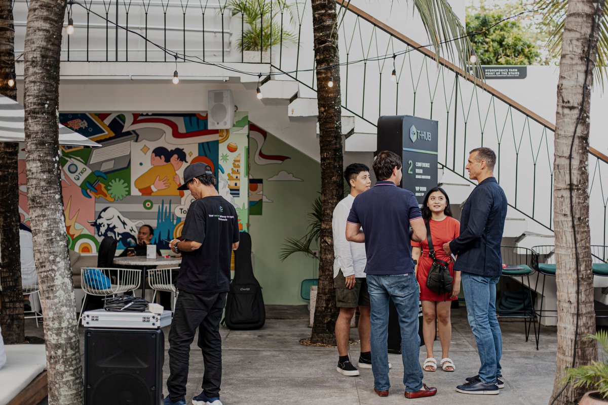 GachaGalaxyHQ's tweet photo. 🌴 BaliVerse here we come! 🌴 
Avarta joined crypto icons, venture capital funds, and TSBA alumni to discuss the future of Web 3.0 in Indonesia @Tokocrypto! 
Leave a comment if you'd like to get a preview of what's next for our team!!!💥🚀🌕
#Metaverse  #GameFi #CryptoNews https://t.co/RBmuefaUqO