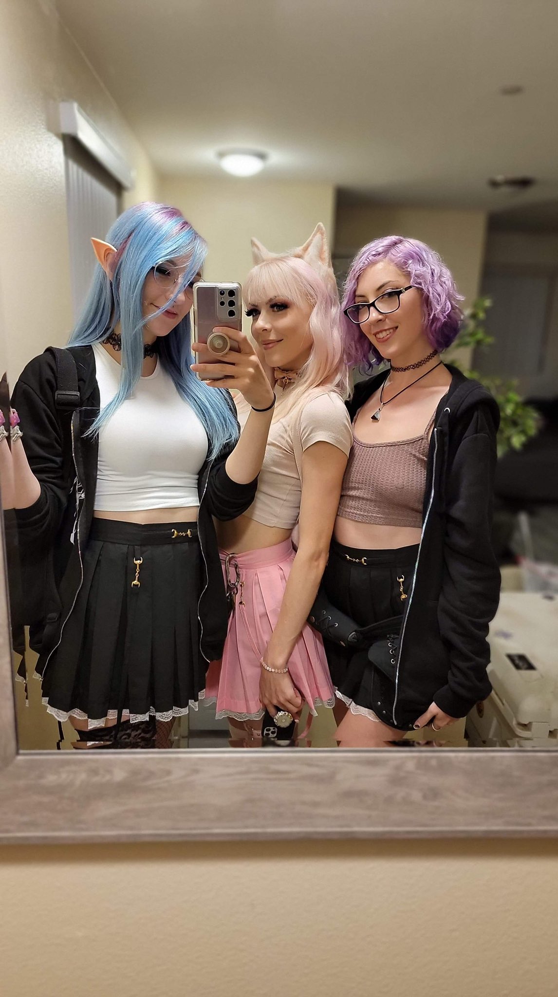 TW Pornstars - Amber Laray. Twitter. We are LIVE on Twitch! With