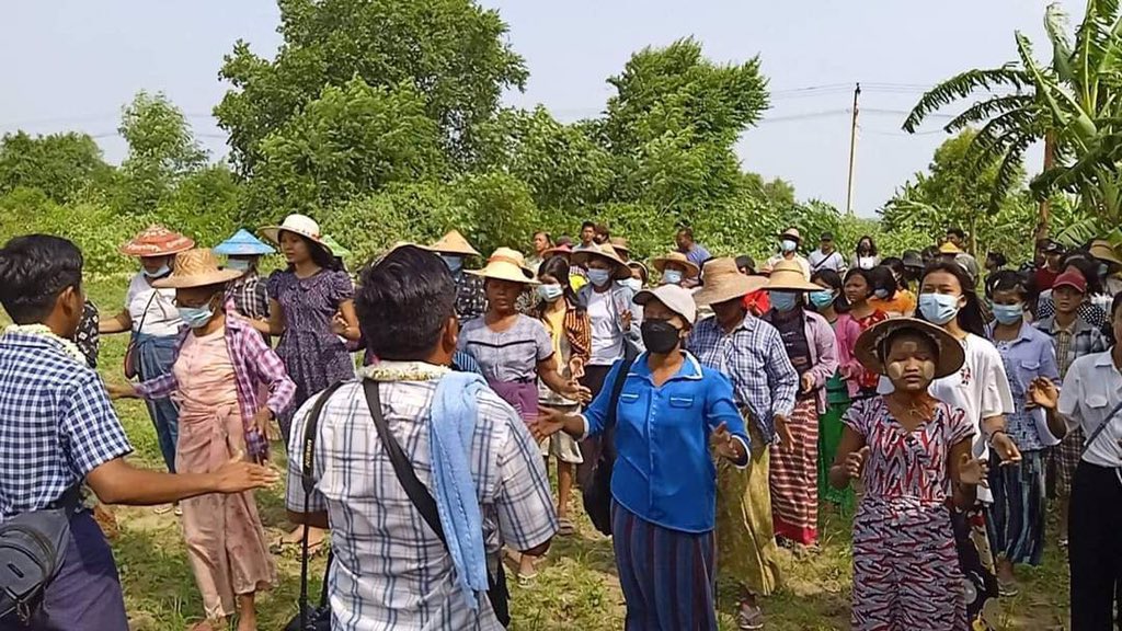 Alice56970's tweet photo. Joint forces of pro-democracy villagers of several villages from northern Salingyi township and eastern Yinmarbin township staged a strike against military dictatorship.   #2022Jun3Coup #HelpMyanmarIDPs #WhatsHappeningInMyanmar https://t.co/ajVCJEYYGt