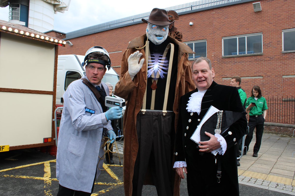 DWBavaird's tweet image. A very special night honoured to be  Master of Ceremonies at the beacon lighting at Segedunum which thousands attended and great to see so many from our community enjoying themselves celebrating Her Majesty’s Platinum Jubilee #PlatinumJubilee