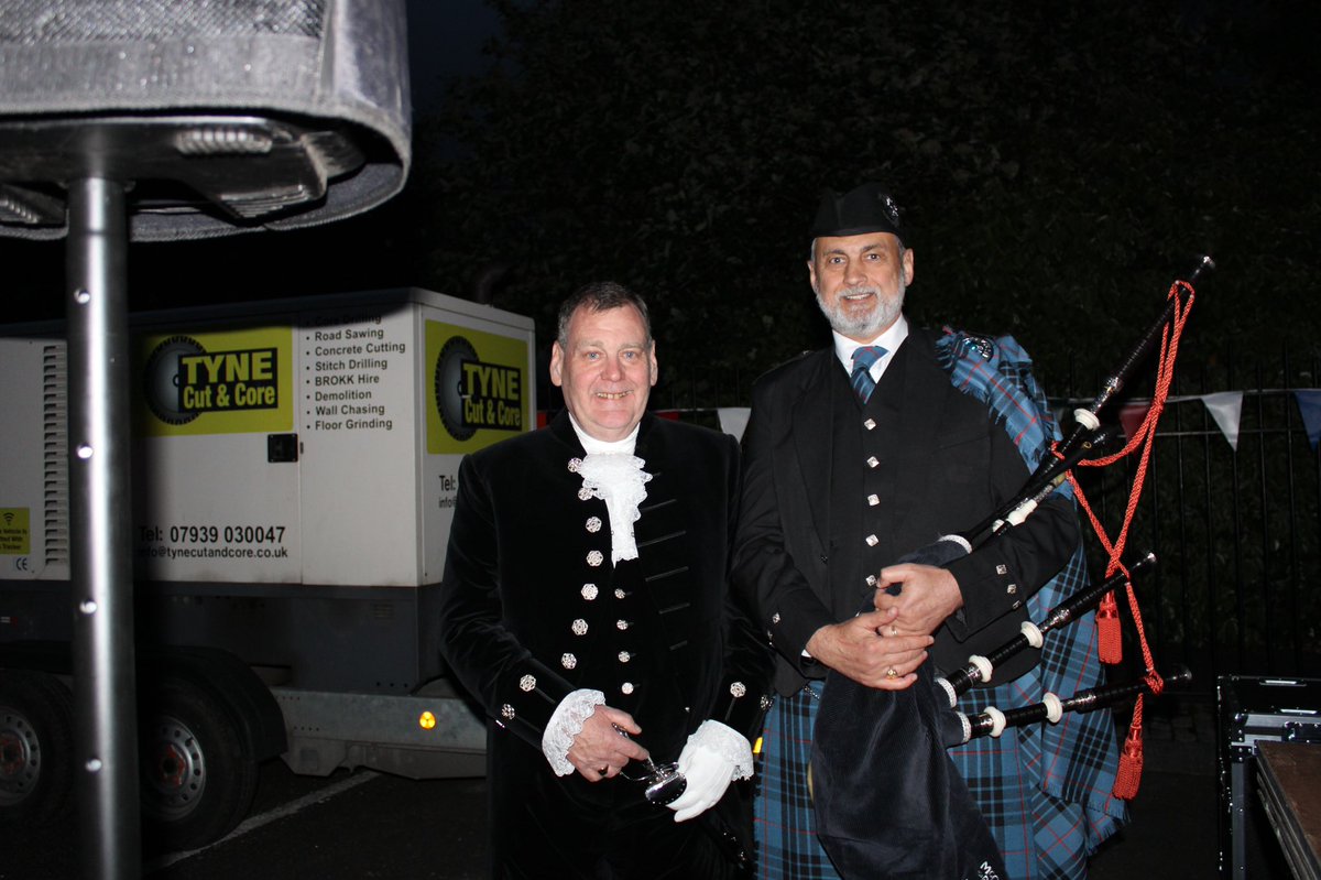 DWBavaird's tweet image. A very special night honoured to be  Master of Ceremonies at the beacon lighting at Segedunum which thousands attended and great to see so many from our community enjoying themselves celebrating Her Majesty’s Platinum Jubilee #PlatinumJubilee