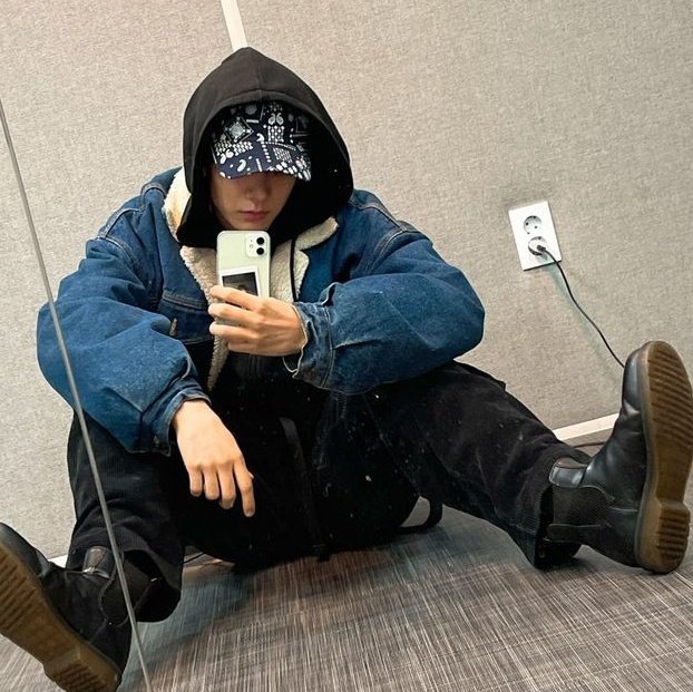 winterminho's tweet photo. unpinning this until we get a heeseung &amp; jeongin (ee-z) interaction https://t.co/NQSqubqbQ2