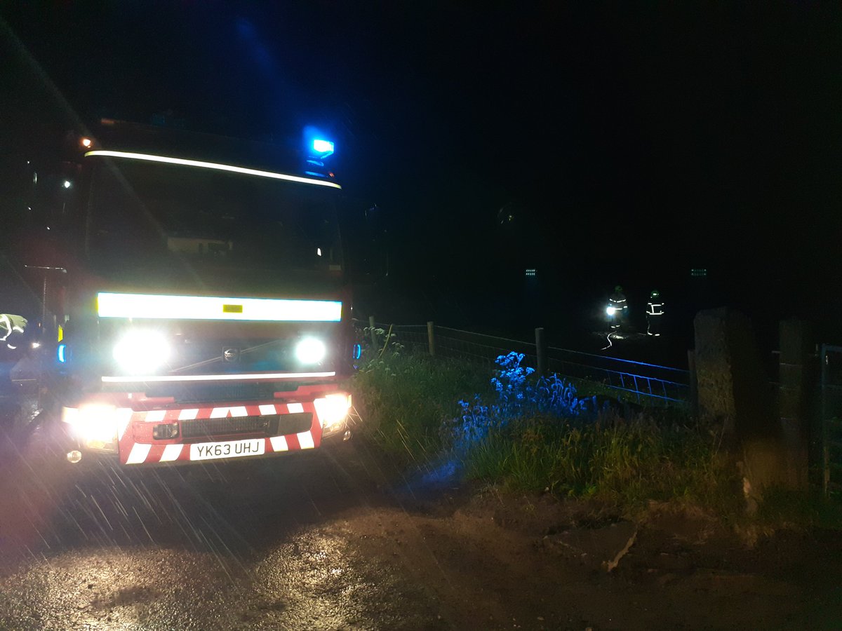 CMBC_CPT's tweet photo. Teams 1 & 2 assisting with @WYFRSCaldTeam on cold edge road with 2 fires brought under control quickly @CSW309 @warden_liz @wardenseb324 @csw322 #bemoreaware https://t.co/wjoDsEQl7O