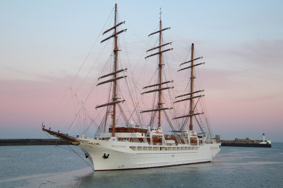 ced_RP's tweet photo. Yesterday in #LeHavre, maiden call of the beautiful three-mast full-rigged #seacloudspirit of #seacloudcruises 

Photo: Copyright Fabien Montreuil

#lehavre #cruiselehavre #lehavre_etretat_tourisme #cruiseeurope #cruisedestination #fullriggedship #unescoworldheritage https://t.co/tLL6QK0PYN
