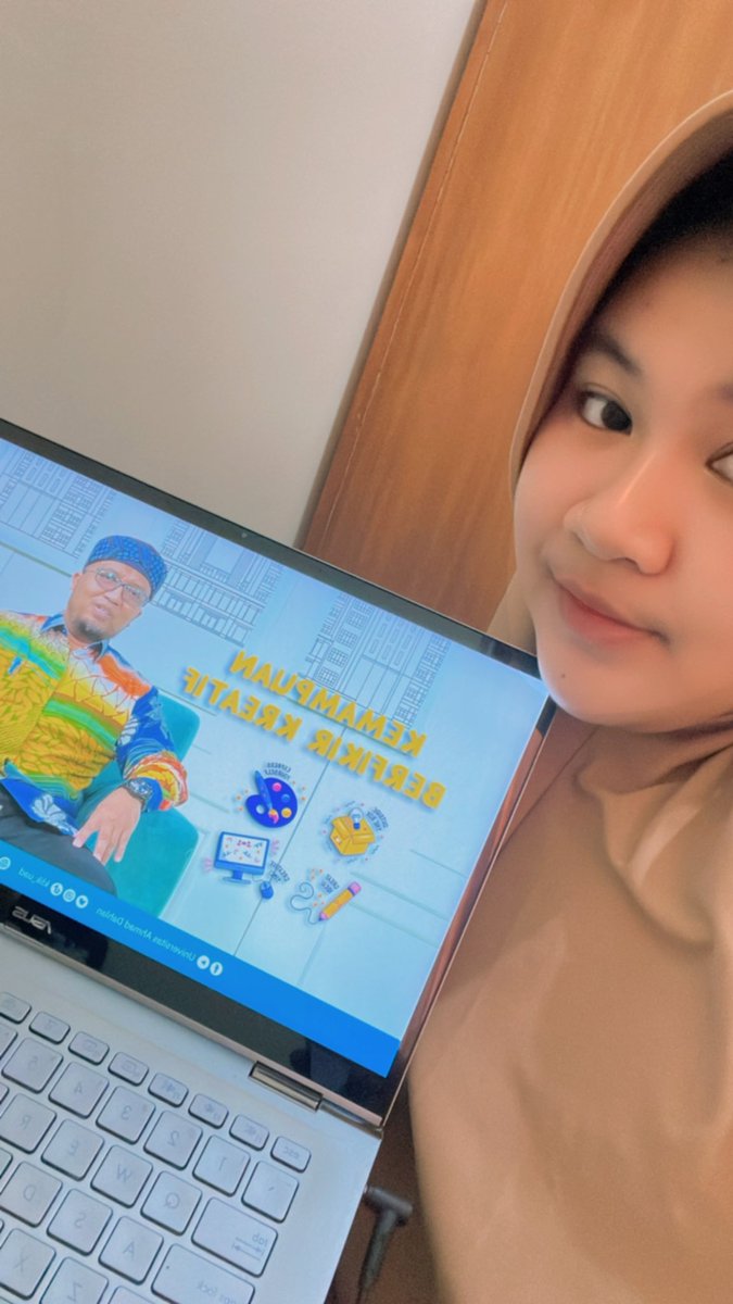 reginaaaaja's tweet photo. 4. Video my career journey oleh Dr. Dody Hartanto, S.Pd., M.Pd.

#Dahlanmuda #Tangguh
#Pelatihansoftskillstahap1 #UniversitasAhmadDahlan #Tahun2022 @klik_uad @bimawa_uad @pkkbimawauad https://t.co/C64POScgHQ