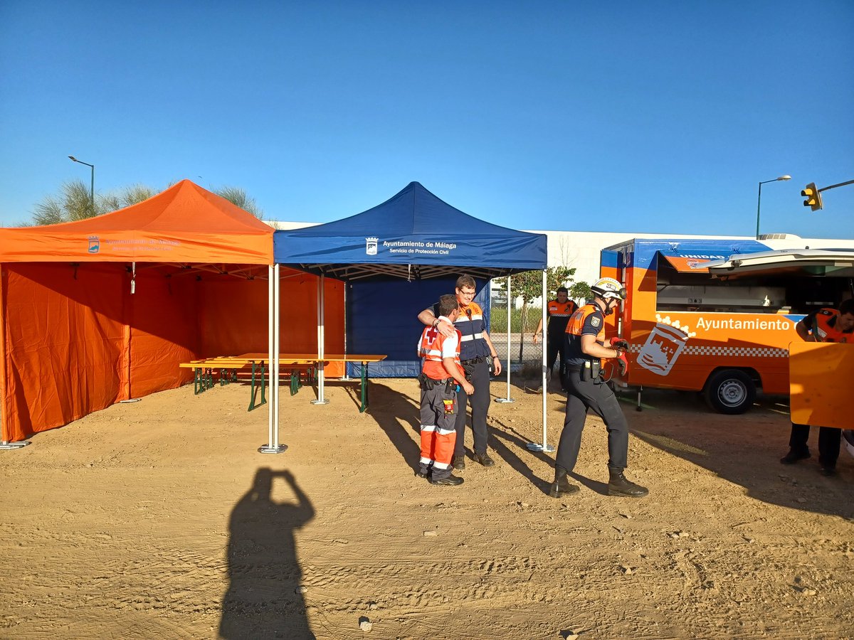 PacoMartNT's tweet photo. #JEMERG22 Hoy ejercicio multidisciplinar para testear nuevas tecnologías en situaciones de emergencia y desastres. Hoy realizaremos pruebas nuevos casos de uso app evaluación de daños #POCRISC @Deveryware @COUNSELING_UMA @aparejadoresma @VPCMalaga @pcivildipmlg @Lolapo3C @tedegen https://t.co/NIepGu2wCO