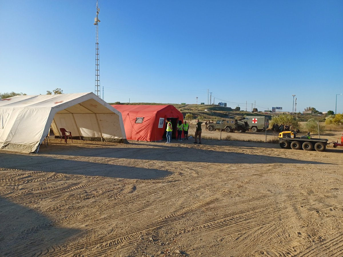 PacoMartNT's tweet photo. #JEMERG22 Hoy ejercicio multidisciplinar para testear nuevas tecnologías en situaciones de emergencia y desastres. Hoy realizaremos pruebas nuevos casos de uso app evaluación de daños #POCRISC @Deveryware @COUNSELING_UMA @aparejadoresma @VPCMalaga @pcivildipmlg @Lolapo3C @tedegen https://t.co/NIepGu2wCO