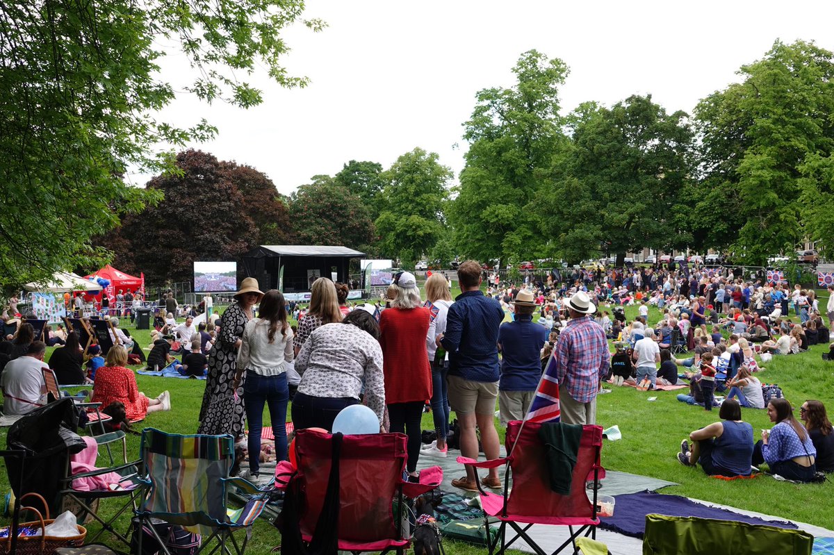 mchap84's tweet photo. Ace to join @JoanitaMusisi &amp; @ellyfyork yesterday on @BBCYork to talk all things Jubilee Square in #Harrogate Day 1 was so good with so much more to come https://t.co/xwRb2DlKWb
Aim for day 2 - actually use your shades!! 😎

#platiniumjubilee #PlattyJoobs #JubileeWeekend https://t.co/2Z5BBjhboG