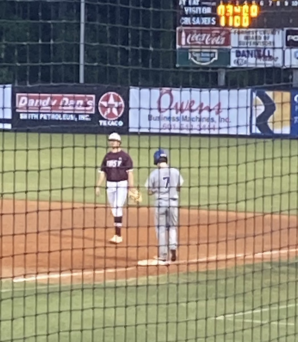 DwoodDonna's tweet photo. What an honor for @The_Ethan_Wood to have opportunity to play in the MHSAA All-Star 3A/4A game! It is even better when you get to play with your cousin @Will_Wood7 even on opposite teams. Great day for the Wood family!! ⚾️⚾️ https://t.co/vgZExDC7dh