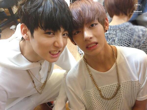 vkoohourly's tweet photo. when taekook used to do mc for music banks 🥹🫶 https://t.co/vbVpCu6zoP