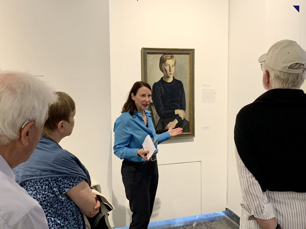 FVPotsdamMuseum's tweet photo. Eine schöne Mitglieder-Führung mit Museumsdirektorin Jutta Götzmann durch die aktuelle Sonderausstellung mit Bildern aus der Sammlung des Museums. Darunter auch viele Bilder, die der Förderverein erworben oder vermittelt hat. https://t.co/QpREVwsQoF