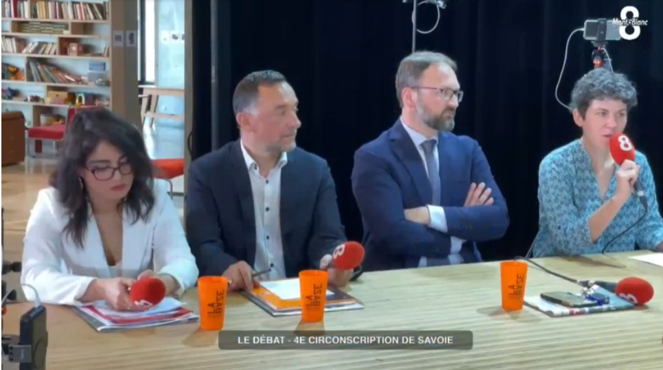 jfcoulomme's tweet photo. Hier, lors du débat sur TV8 Mont Blanc, le Président du MODEM a avoué qu'on peut désobéir à l'Europe, sur des sujets bien choisis. 
On peut désobéir à l'Europe sur des sujets qui vont aider le Peuple Français

Les 12 et 19 juin, élisez un député de GAUCHE #Nupes 

JF COULOMME https://t.co/wPshGfjZW4