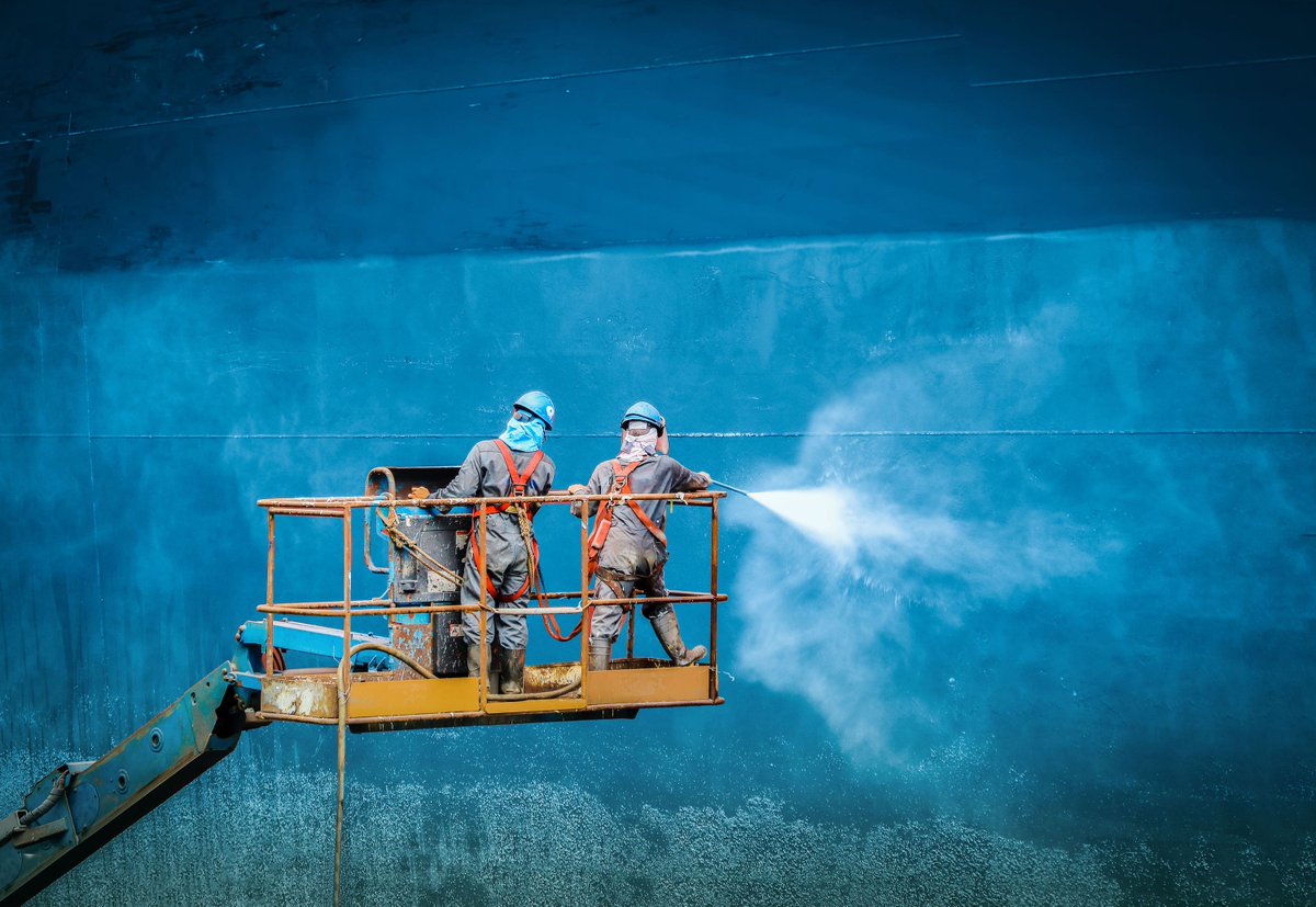 🎨 ¿Por qué se pintan las embarcaciones? 🛥️ Explicamos en este artículo de nuestro blog la importancia del proceso de pintado en embarcaciones y los factores para un mejor rendimiento de la pintura.

sym-naval.com/es/blog/pintur…