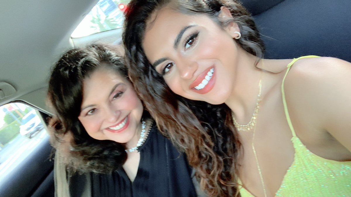 KNashvlia's tweet photo. Celebrating #Latinxfilmmakers with my clients @JearnestCO @theivanemilio so great to meet @FatheroftheBride #director @gazalazraki #dreambig #LALIFF #hispanictalent #dreamjob #nighttoremember #LatinoFilms #latinotalent #latina #producers #directors https://t.co/Odu8NU6Fgu