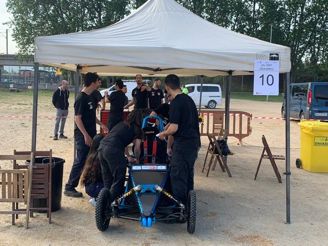 institutemt's tweet photo. El passat 13 de maig, l'alumnat de 2n CFGS d'Automoció va competir a l’Electrocat.
#fp #automocio #cfgs #ciclesformatius #alumnat #electrocat #santaperpetua #granollers #emt #iesemt #institut https://t.co/DeVJW3sdEi