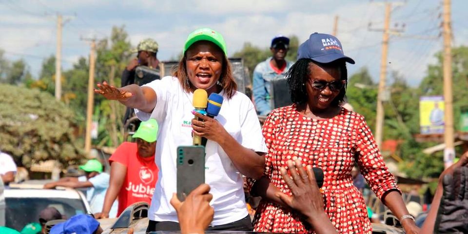 NationAfrica's tweet photo. Karua heads back to Kirinyaga, urges residents to vote for Raila
https://t.co/WhVZJ4qyQM https://t.co/qhehZplb4X