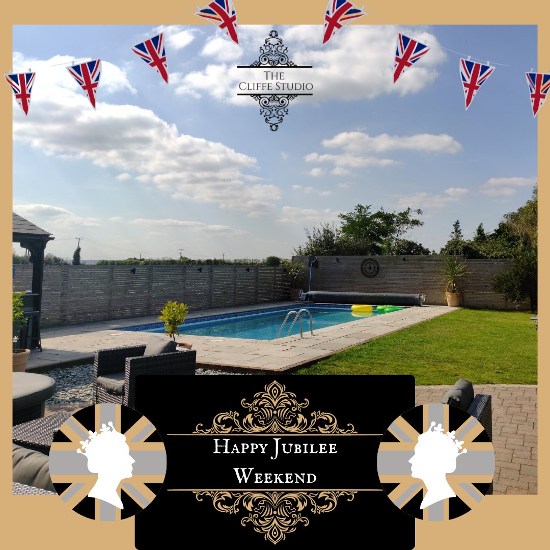 CliffeStudio's tweet photo. ππ¬π§Wishing you a very happy Jubilee weekend - enjoy it, whatever you're doing π¬π§π
#poolside #jubilee #TheCliffeStudio #platinumjubilee #jubileeweekend #poolsideweddings #luxuryaccommodation #modernluxury #fitforaqueen #stunningview #cliffe #indiemedway #lovekent #visitrochester https://t.co/FQbsKPC9lX