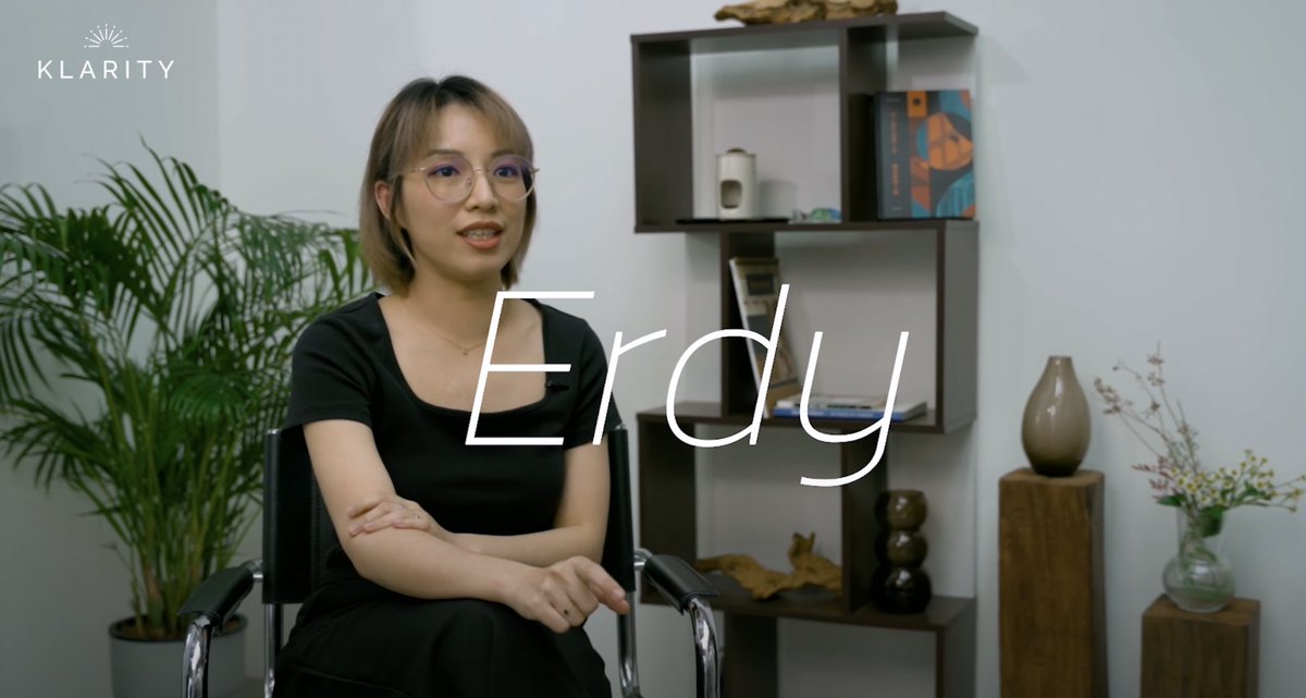 KLARITY Channel gave me an opportunity to talk about the work I do as an illustrator. Thank you so much!  (look at my funny face in this clip! so shy!🤣🤣🤣)

youtube.com/watch?v=ibrBy1…