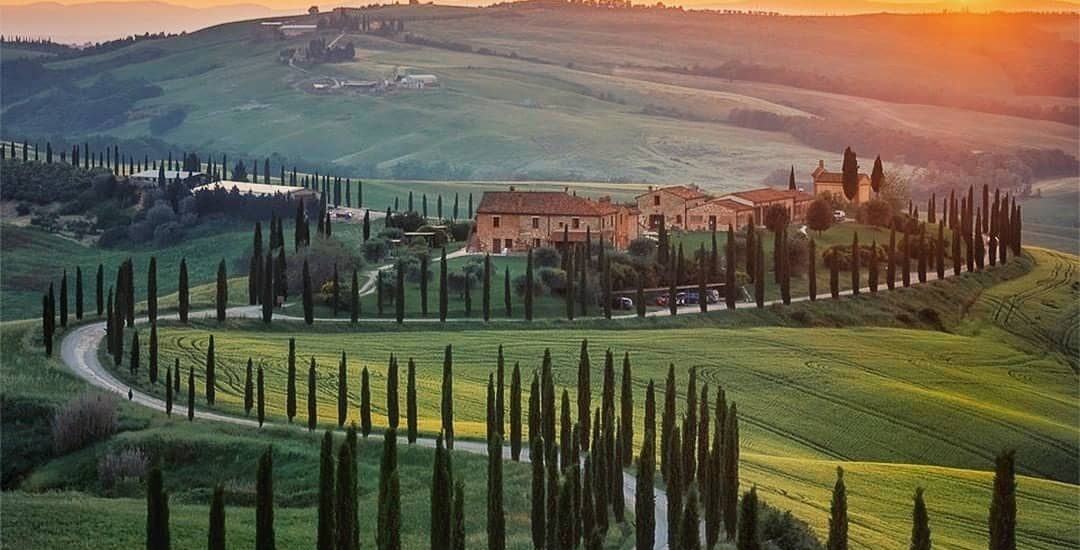 hotelcorcentro's tweet photo. Ruta: En coche por los pueblos medievales de la Toscana https://t.co/rP0iStUTu8 #Italia #Toscana #Ruta #Coche #Borgos #Castillos #Viñedos #Guía #Lugares #Viajar https://t.co/mydW0G5xFX