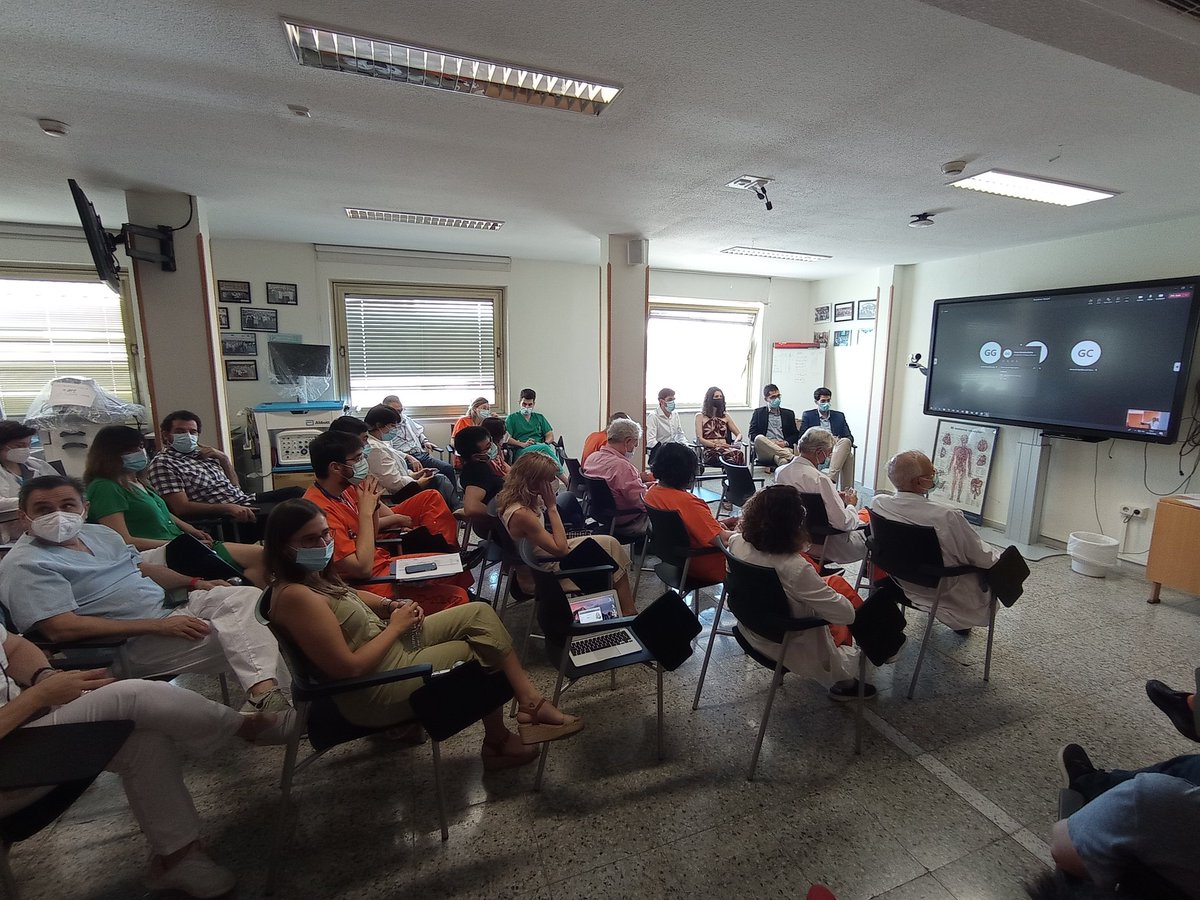 Hoy se nos mezclan sentimientos de tristeza y alegría tras la finalización de una generación de residentes de Cardiología de lujo!! Lleno absoluto
<a href="/martagmon/">Marta G. Montero 🏳️‍🌈</a> @Chf1992 Rafa Corisco, Jorge Mtz Solano

Pese a pandemia y dificultades, siempre geniales!

A triunfar! 🥇🥇🥇🥇