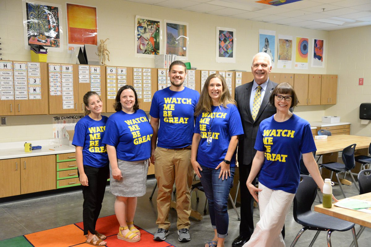 KnoxSchools's tweet photo. On his last day as superintendent, we want to thank Bob Thomas for his leadership, and his service to our district for nearly 50 years. Mr. Thomas, you have done amazing work for our students, staff and families, and you will be missed. Best wishes in your retirement! https://t.co/3LgKOZfB9R
