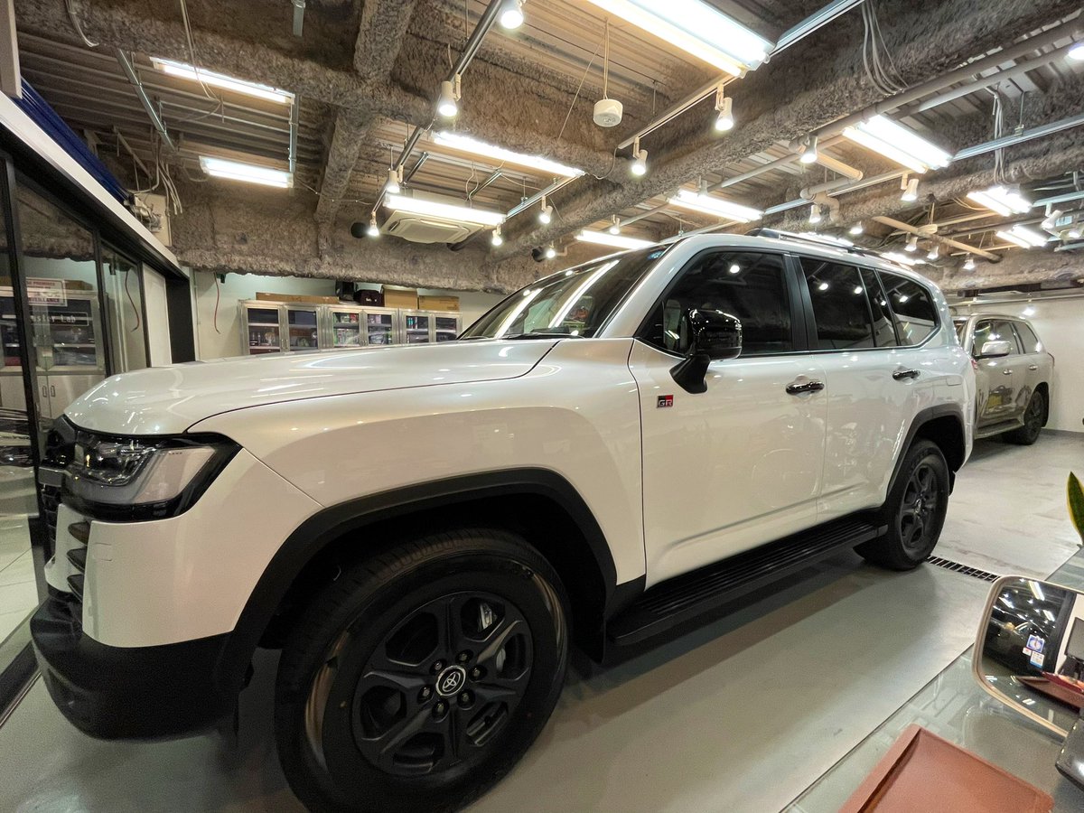 業務連絡
梅雨入り前に洗車しましょう☔️

ご予約はDMまたは
lab@surluster.co.jp
0120-893-128

#surluster #surlusterlab #シュアラスター #シュアラスターラボ #gr #grlandcruiser #landcruiser #トヨタ #ランドクルーザー #ガラスコーティング #カーコーティング #カーケア #純水手洗い洗車 #予約制