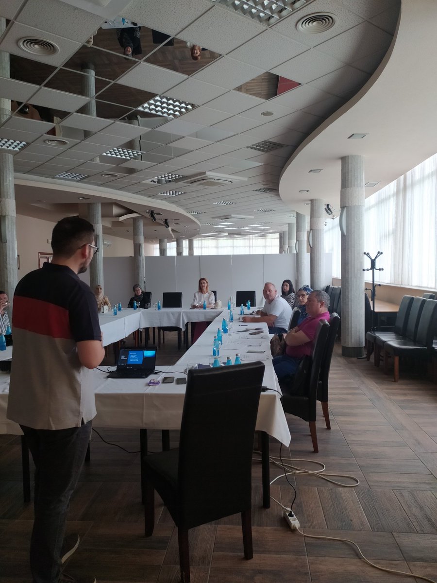 UniversityPEM's tweet photo. U Bihaću je 27.05.2022. održan peti trening „Uvod u javno zagovaranje“ u sklopu projekta ,,Doprinos akademske zajednice zaštiti ljudskih prava u – CAHR“. Treningu su prisustvovali predstavnici akademske zajednice i organizacija civilnog društva. 
@euresurs
#humanrights https://t.co/BjuPGFvwqV