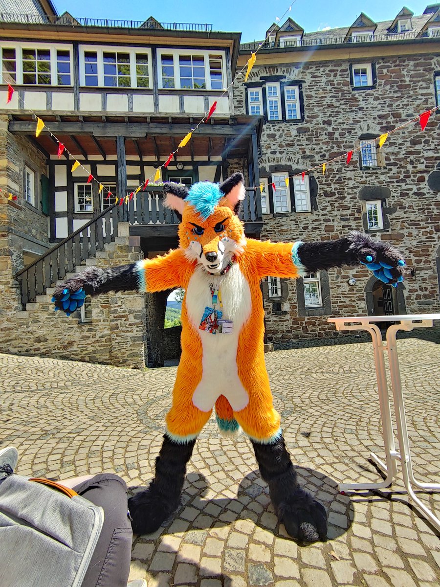 Been a while since I posted anything for #FursuitFriday - Last week though, a wild Rocko appeared at MMC23 and pretended to look scary!

🧵<a href="/ByCats4Cats/">BC4C: More than meow.</a> and <a href="/AlphaDogsStudio/">Alpha Dogs</a> 
📷 <a href="/shortydragon/">Shorty</a>