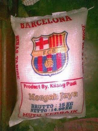 idextratime's tweet photo. 🚨 BREAKING: Dengan situasi keuangan klub yang semakin kacau, Barcelona pun akhirnya menyewakan lapangan stadion Camp Nou kepada para petani setempat untuk dijadikan sawah.

🗞: @idextratime https://t.co/UHzWOoGo6b