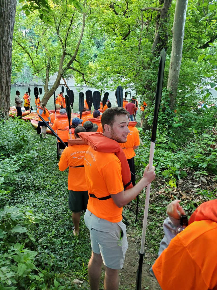 burkeindiana's tweet photo. Biggest group ever! Yay to the 10th anniversary of #canoe2work day! @FOX59 @WTHRcom @WISH_TV @wrtv @CBS4Indy @IndyNowTV https://t.co/yOrwpPUPQ5