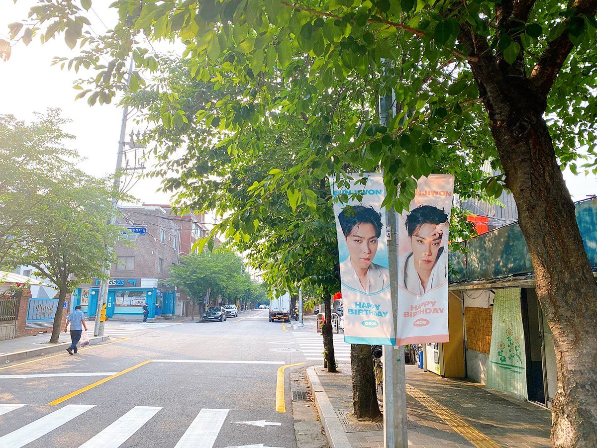 Dear__G1's tweet photo. 🎉 𝗘𝗨𝗡𝗝𝗜𝗪𝗢𝗡 𝗥𝗢𝗔𝗗 🛣

合井站街旗设置完毕‼

합정역 주변에 가로등 배너 설치 완료‼
주말 동안 은지원 로드를 함께 즐겨주세요🥳

🗓 06. 03(Fri) Night ~ 05(Sun)
🗓 06. 10(Fri) Night ~ 12(Sun)
🚩 합정역 1번 출구 - YG엔터테인먼트 방면

#은지원 #EUNJIWON #殷志源 https://t.co/uiQNUBkSn6