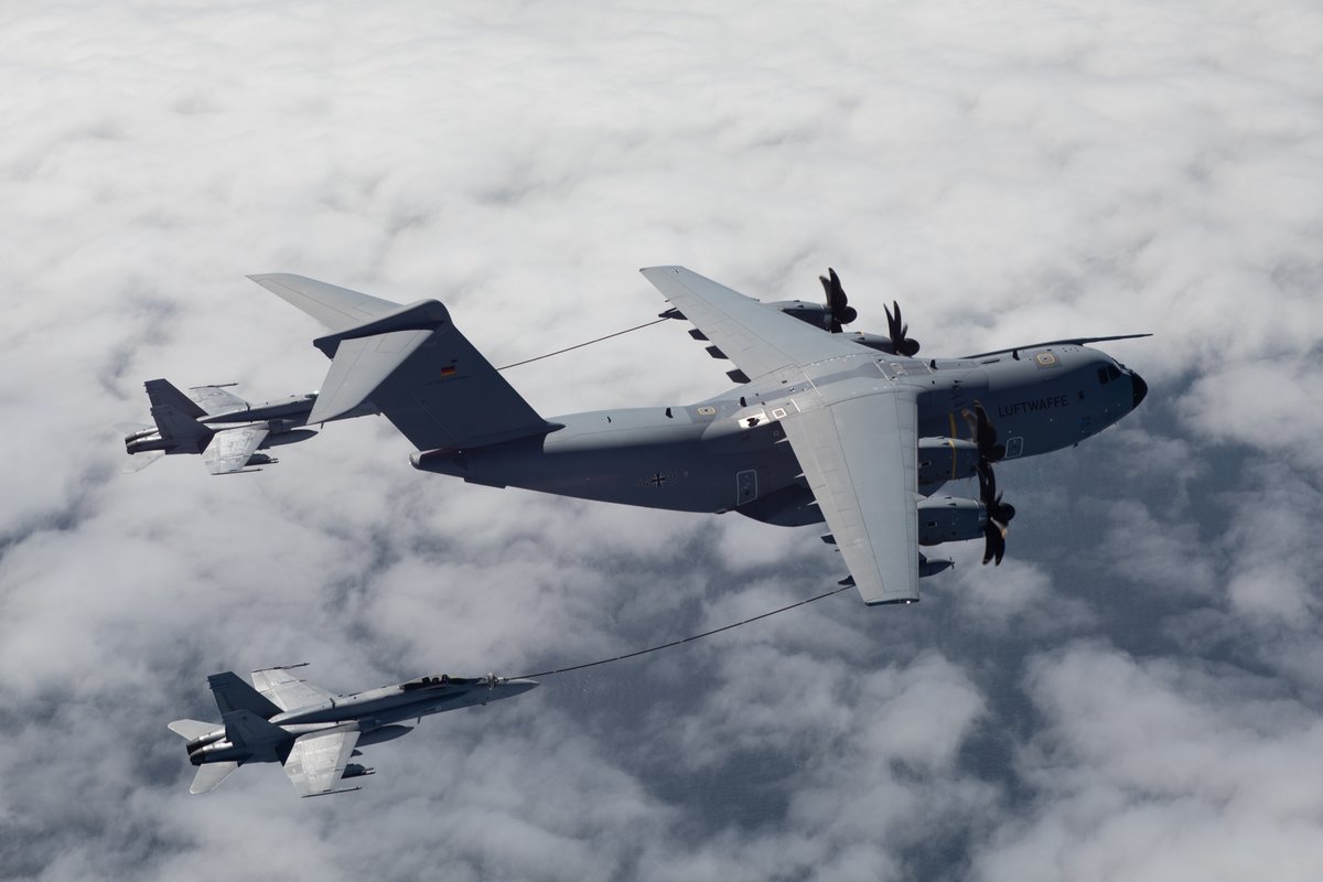 Luftforsvaret's tweet photo. Yesterday we conducted a large-scale training exercise together with 🇸🇪🇫🇮🇫🇷🇩🇪🇬🇧 

45 aircrafts participated in demonstrating @NATO's ability to exercise air power in a difficult scenario over long distances

#StrongerTogether https://t.co/QnRR1qYr1V