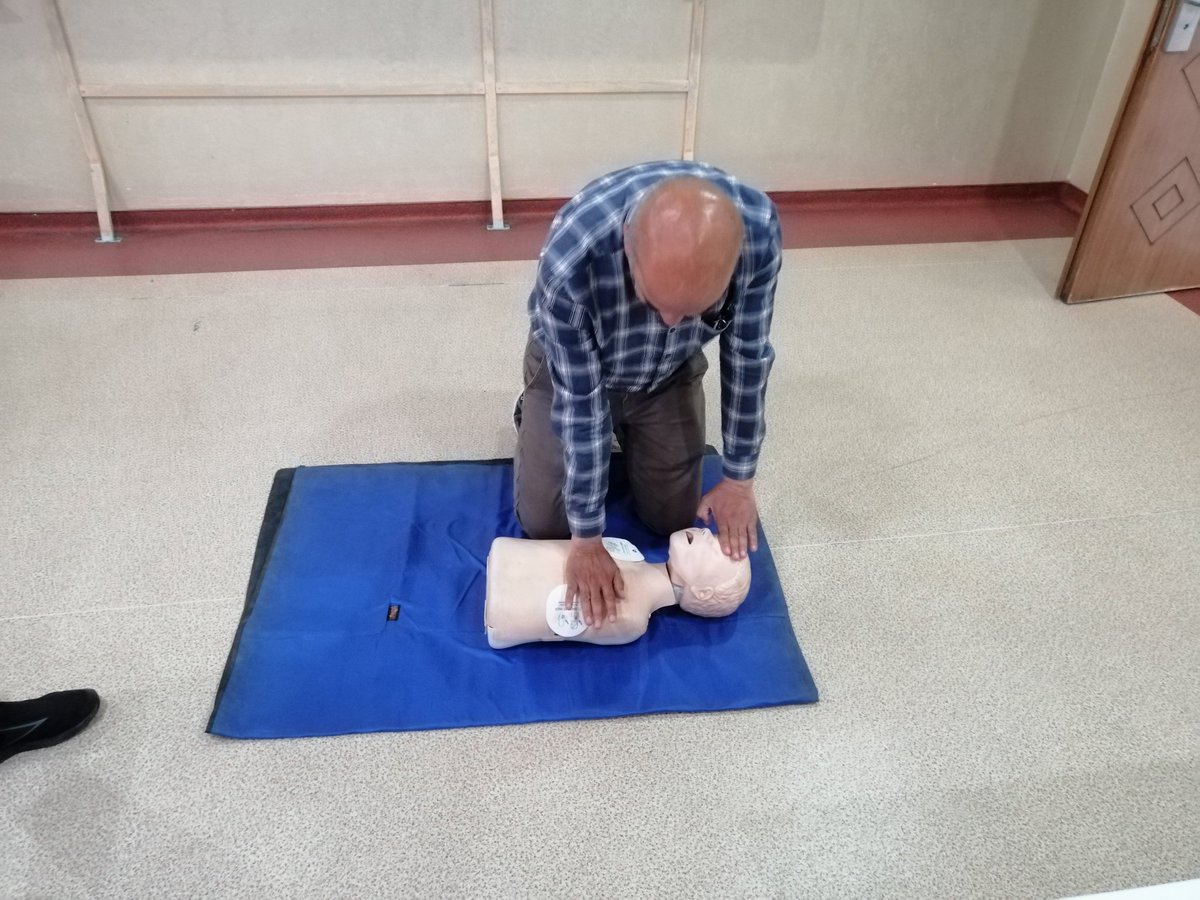 Merhaba İYEM ilkyardım Egitim merkezi Temel Eğitimde 10.000 okul Proje kapsamında eğitimlerimiz devam ediyor.#heryerdeilkyardım
<a href="/OzilLevent/">Dr. Levent Özil🇹🇷🇹🇷🇹🇷</a> <a href="/ozkan_meb/">Özkan AVCI</a> <a href="/meb_dhgm/">Destek Hizmetleri Genel Müdürlüğü</a> <a href="/cemalunal_/">C.ÜNAL</a> <a href="/MalatyaMem/">MALATYA İL MİLLİ EĞİTİM MÜDÜRLÜĞÜ</a> <a href="/behcet_bakir/">behçet bakır 🇹🇷</a>