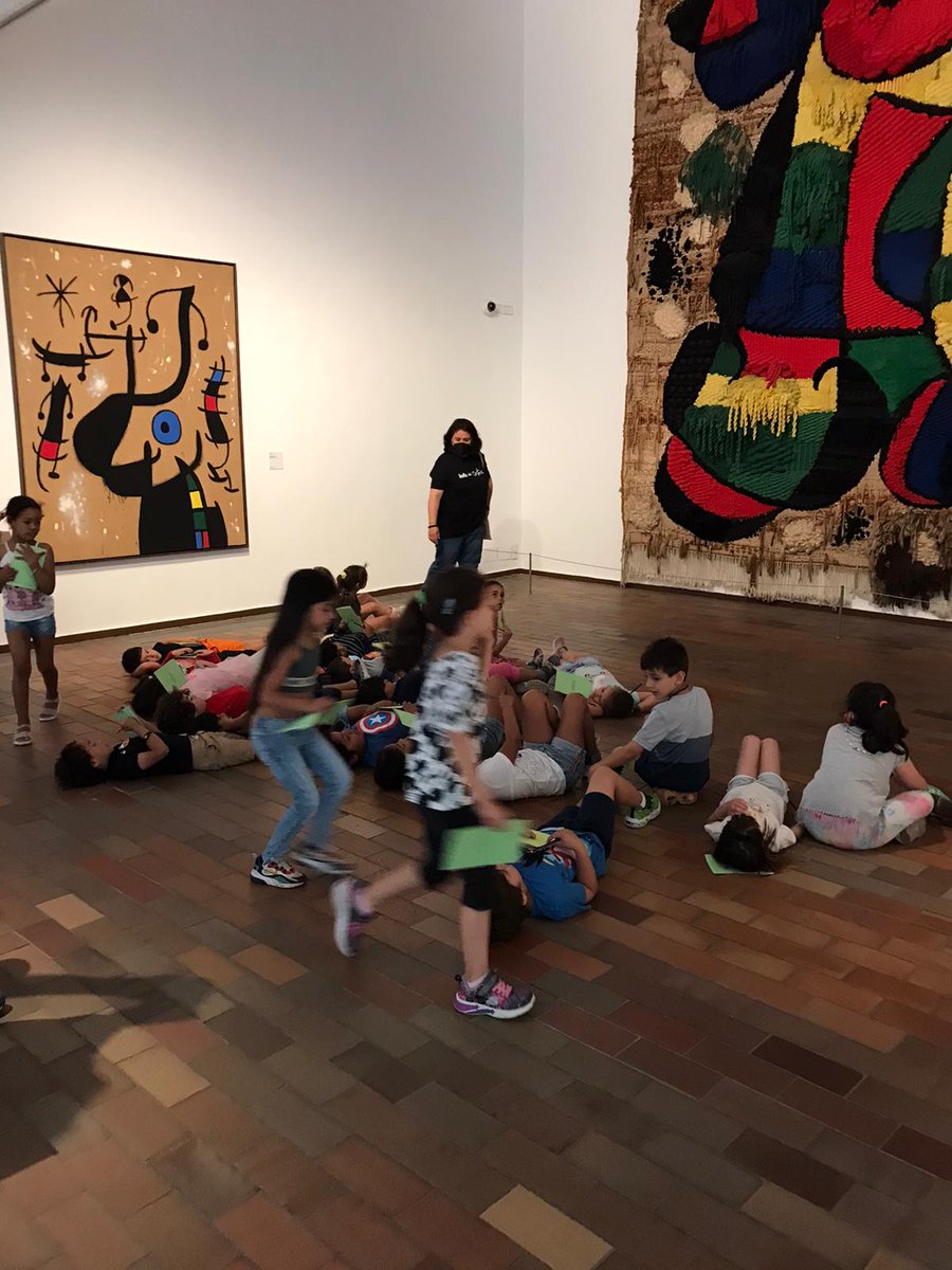 escolaelshorts's tweet photo. Després de conèixer #Miró a l'aula, els nens i nenes de 1r de l'@escolaelshorts s'endinsen en el seu món visitant el #MuseuMiró. Espectacular!
#art
#experimentacio
#expressio https://t.co/OulSxATaVe