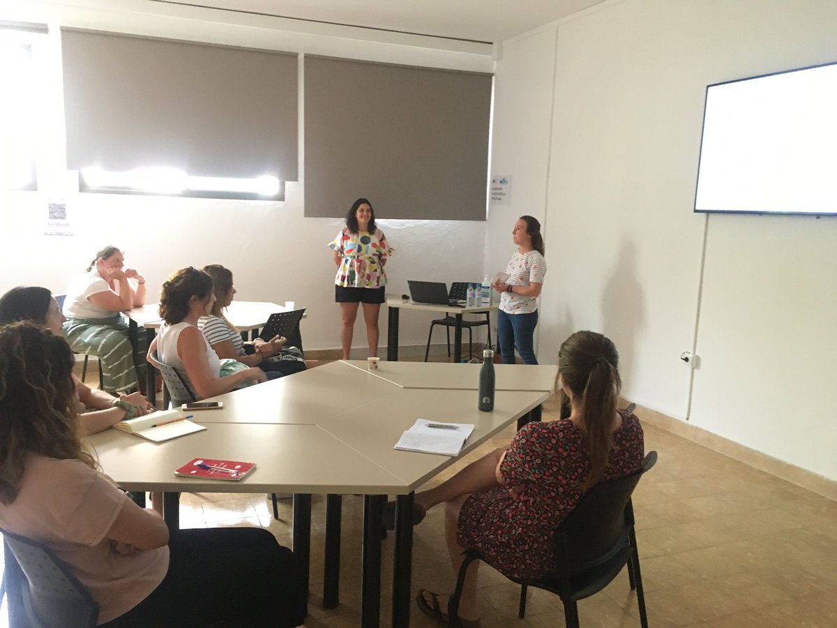 CEPInca's tweet photo. Ahir acabàrem la 1a de les #jornades2122 de Bones Pràctiques al #cepinca amb 2 torns de mostra d’experiències. Al 1r torn mostraren la seva feina el #ceipcanbril , l’ #eiespigros , el #ceipiesopintorjoanmiro i l’ #iesinca (1/2) https://t.co/Gc6FDnxBDa