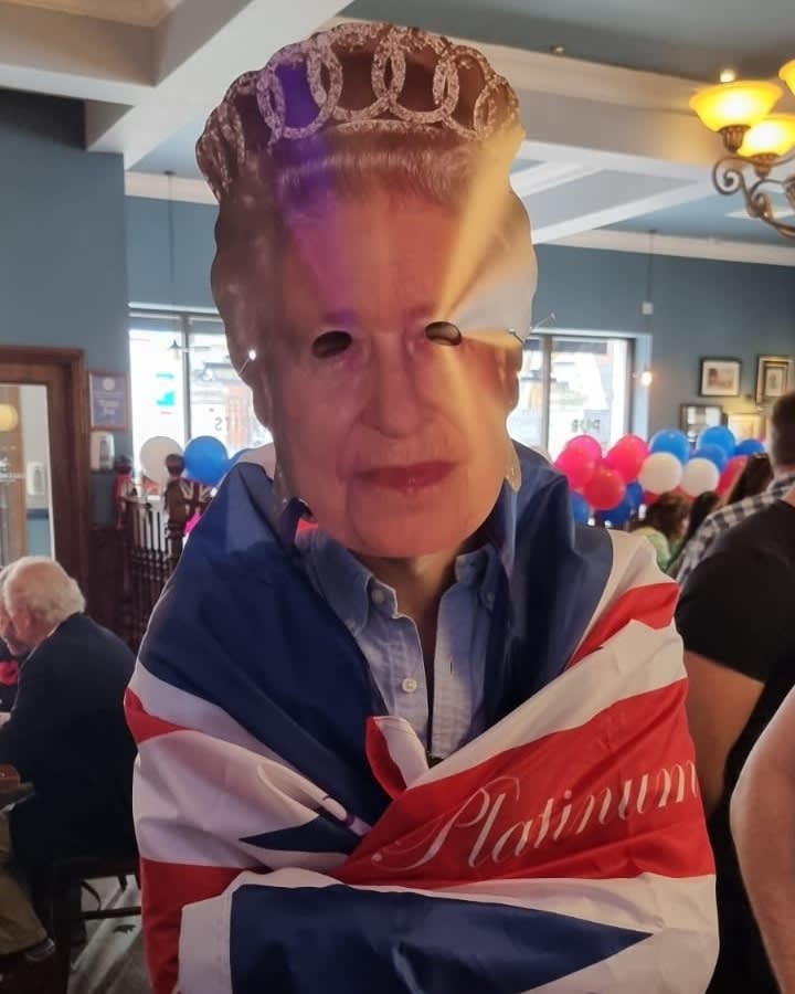 TheBluePostsSt1's tweet photo. Celebrate this Platinum Jubilee like no other Jubilee before!! 👀👸🇬🇧
Have a sip of yer Tipple and enjoy the celebrations at The Blue 🤩🥳

#Jubilee #UK #GreeneKing https://t.co/HKcvQT1eOA