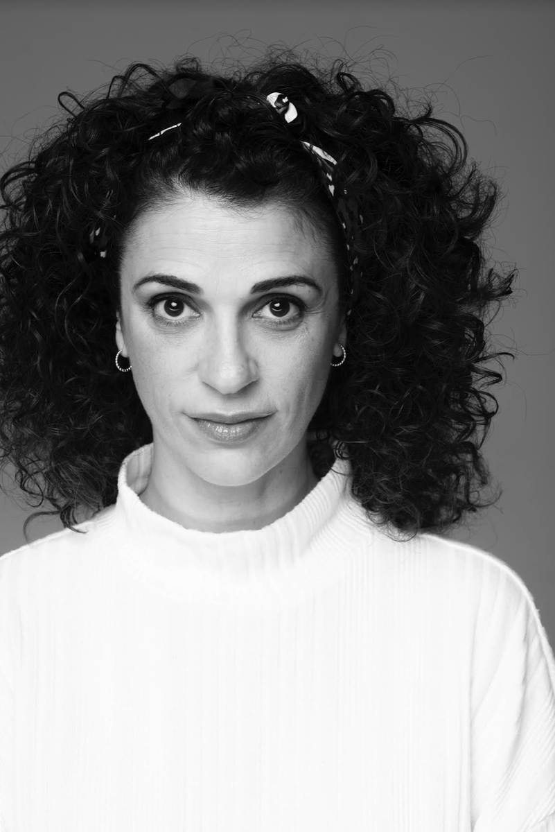 GranViaComunica's tweet photo. . Entrevista a @Ruthgabriel_S en @enelpatiodeb por #LaCasaDeBernardaAlba
¡Últimas funciones en @TeatroEspanol de #Madrid!
"Cada noche en el teatro le hago mi especial homenaje a la persona que me hizo amar esta profesión".
https://t.co/rkSZiYnxYR
📸 #RomerodeLuque https://t.co/q1Gdi09aSL