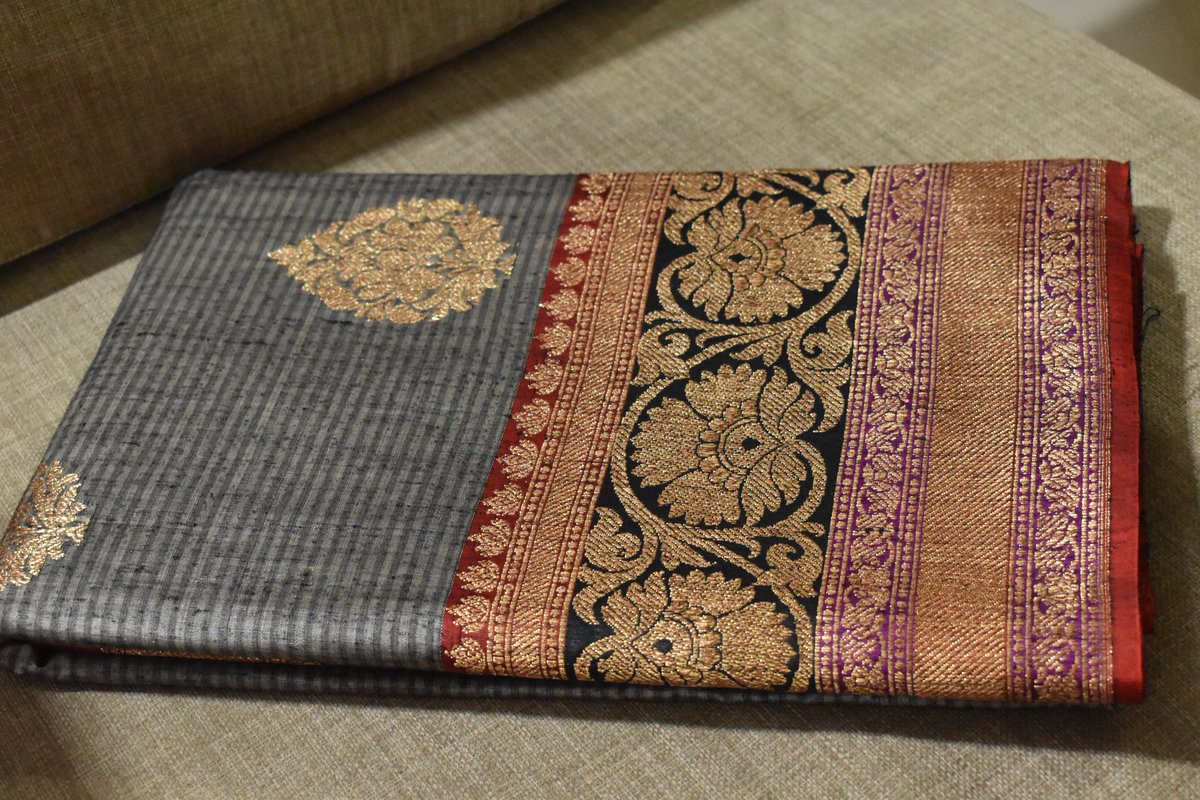 SBS88484229's tweet photo. 💛💛 Pure Handwoven Dupion Matka Silk 🧡🧡 
Silk Mark Certified💫💫
📌 To place order ~ please WhatsApp @ 8617799715

Free shipping across India

#studionakshikantha
#sareelover 
#puresilk
https://t.co/LAeEp0kLrT https://t.co/L0JSXTaSPd