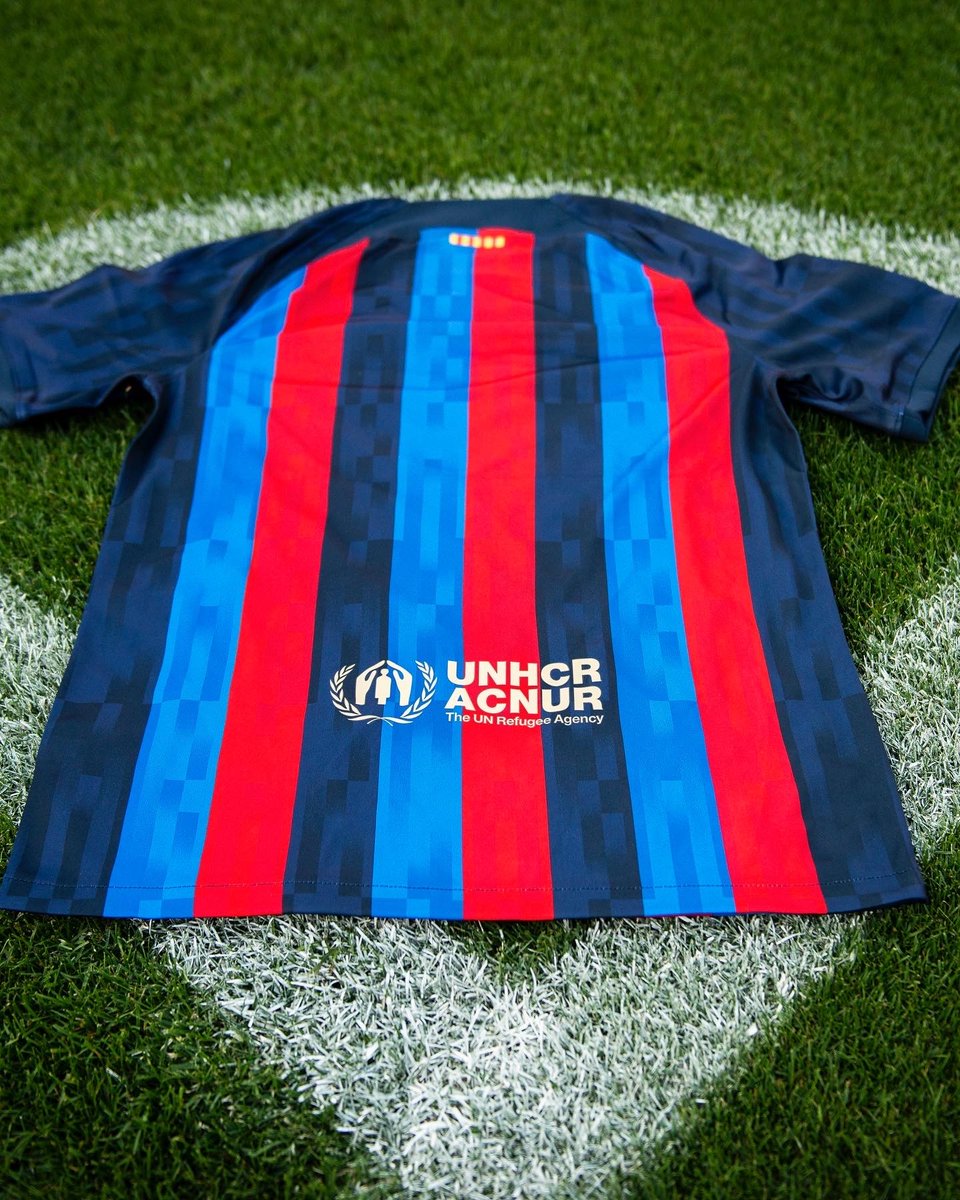 FundacioFCB's tweet photo. 🔵🔴¡El Barça NEW KIT!⚽️ 

El objetivo principal de ACNUR es salvaguardar los derechos y velar por el bienestar de los refugiados, forzados a abandonar y a huir de sus países. @ACNURspain @eACNUR https://t.co/98JOC9uS7C