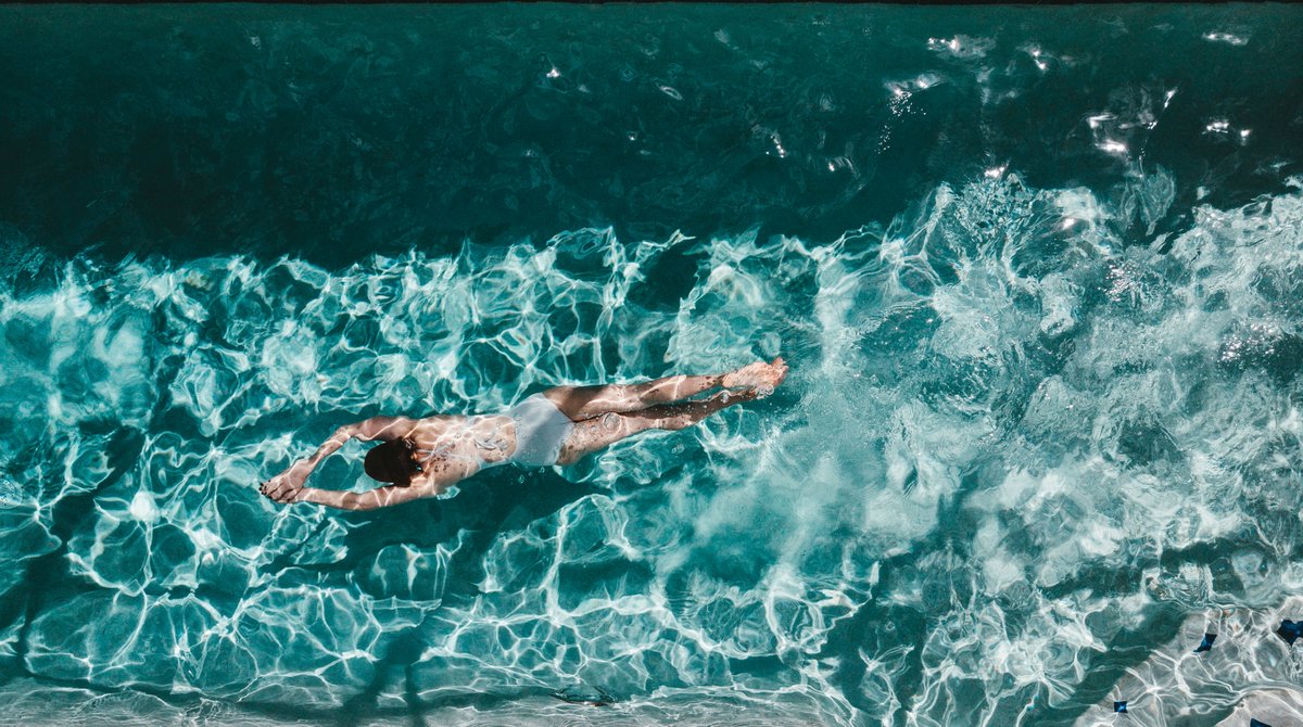 FourpointsOCC's tweet photo. A dip in the pool, a trip to the spa.... Catch us floating away all summer at the pool!

#pool #float #summer https://t.co/gKCWke7Wbl