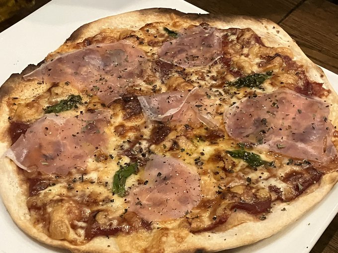 生ハムのマルガリータ、ねぎ味噌ピザ、カルボナーラ
ことごとく美味い…! 