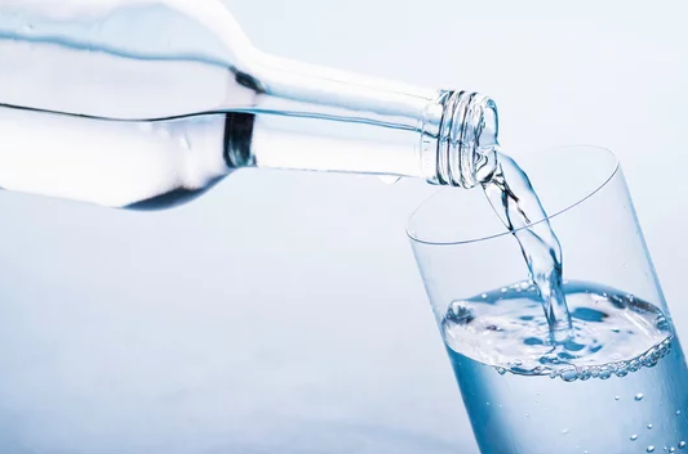 BodyOnePT's tweet photo. Know you need to get more hydration but just can't figure out how? Here are some tips from the Mayo Clinic on how to get more water in your daily diet: https://t.co/p13jiKSlph
#choosept #bodyonept #hydration #healthandwellness https://t.co/AOZqtiZzvO