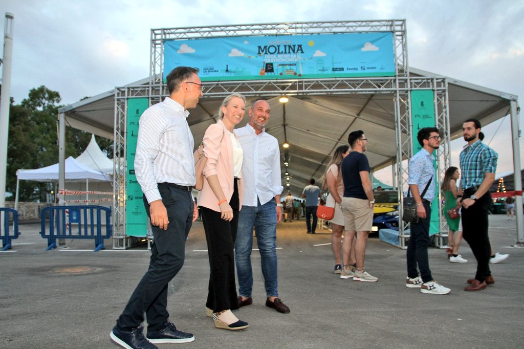 tomsfdez's tweet photo. Una gozada compartir una velada organizada por los compañeros de @Cs_MolinaSegura.
Gracias a todos los afiliados y simpatizantes que acudisteis tanto al #AfterWorkCs, como a la Feria de #Música y #Gastronomía del Recinto de Eventos de #MolinadeSegura.
#RegiónDeMurciaLiberal https://t.co/oXvDymiq1m