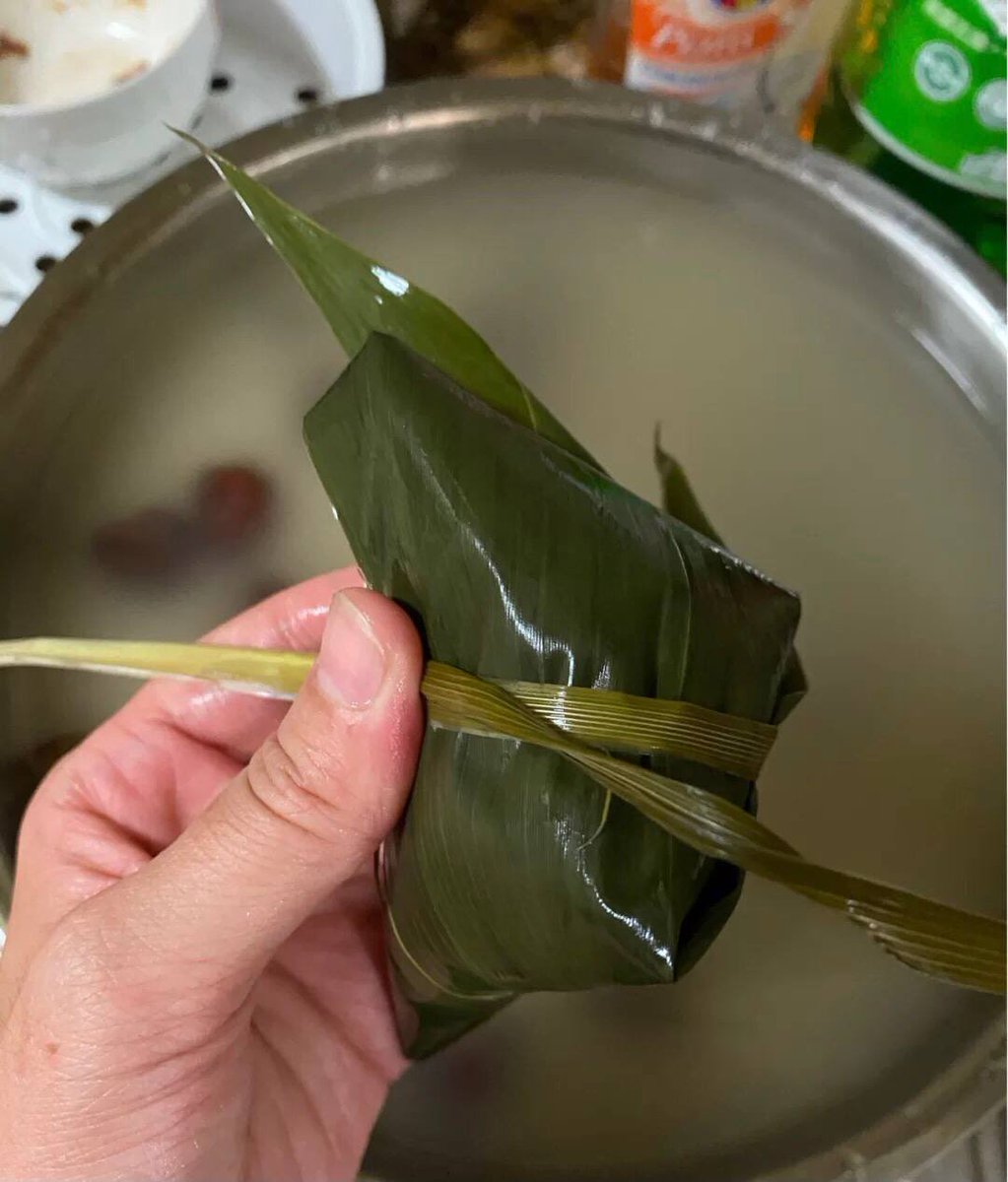Yesterday was the Dragon Boat Festival in China. Zongzi was wrapped, a dragon boat race was held, and wormwood was planted in every house.