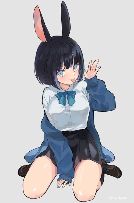 うさぎ女子高生🐰 