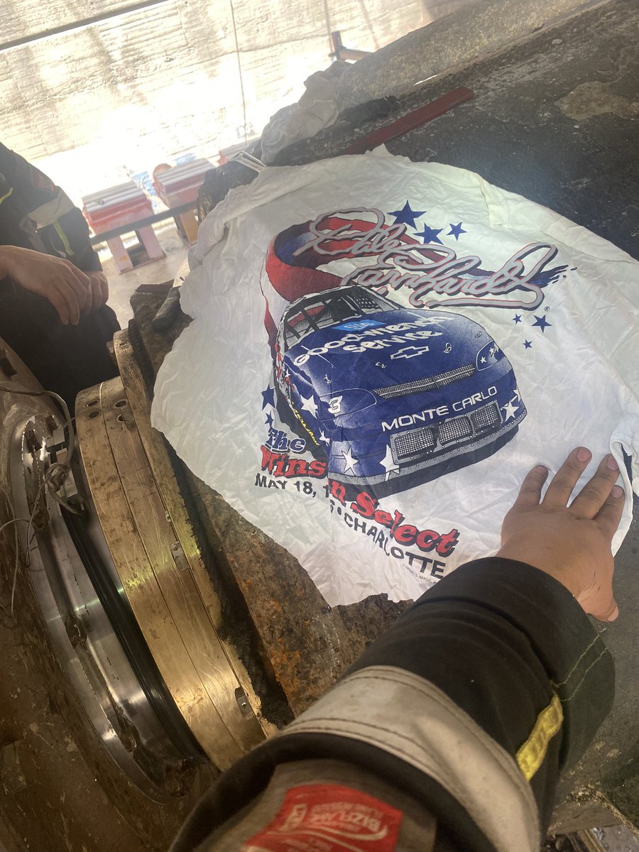 Asked for old rags in the shipyard..🏁🏁