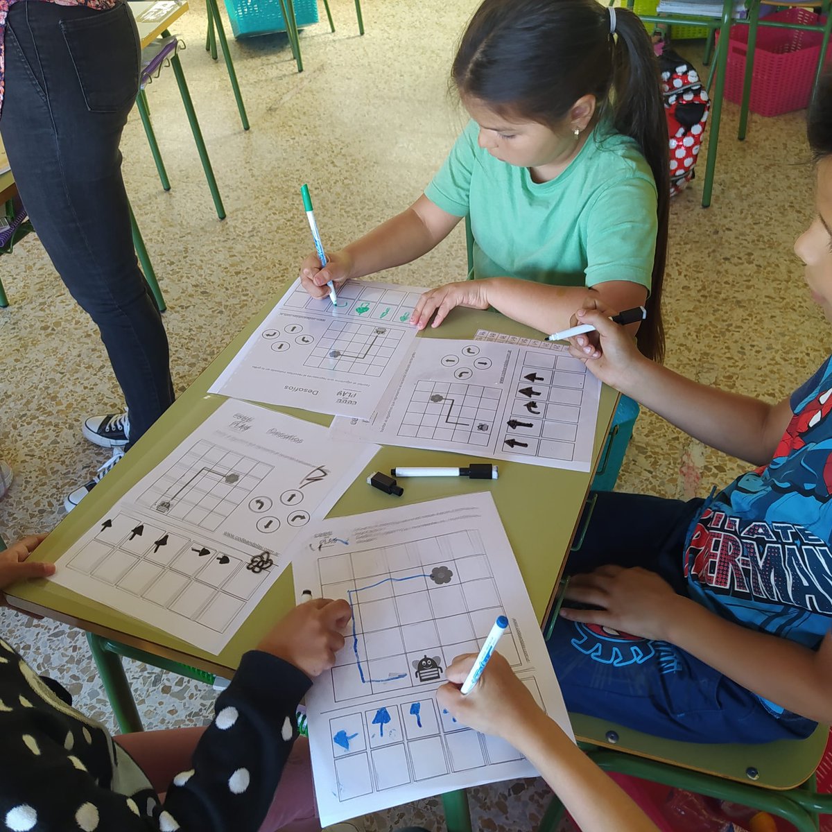 ceip_x's tweet photo. Enseñanza multinivel. Aprendiendo juntos. Adaptarse al ritmo de cada alumno.
#profescomprometidos https://t.co/rgri1gPYSY