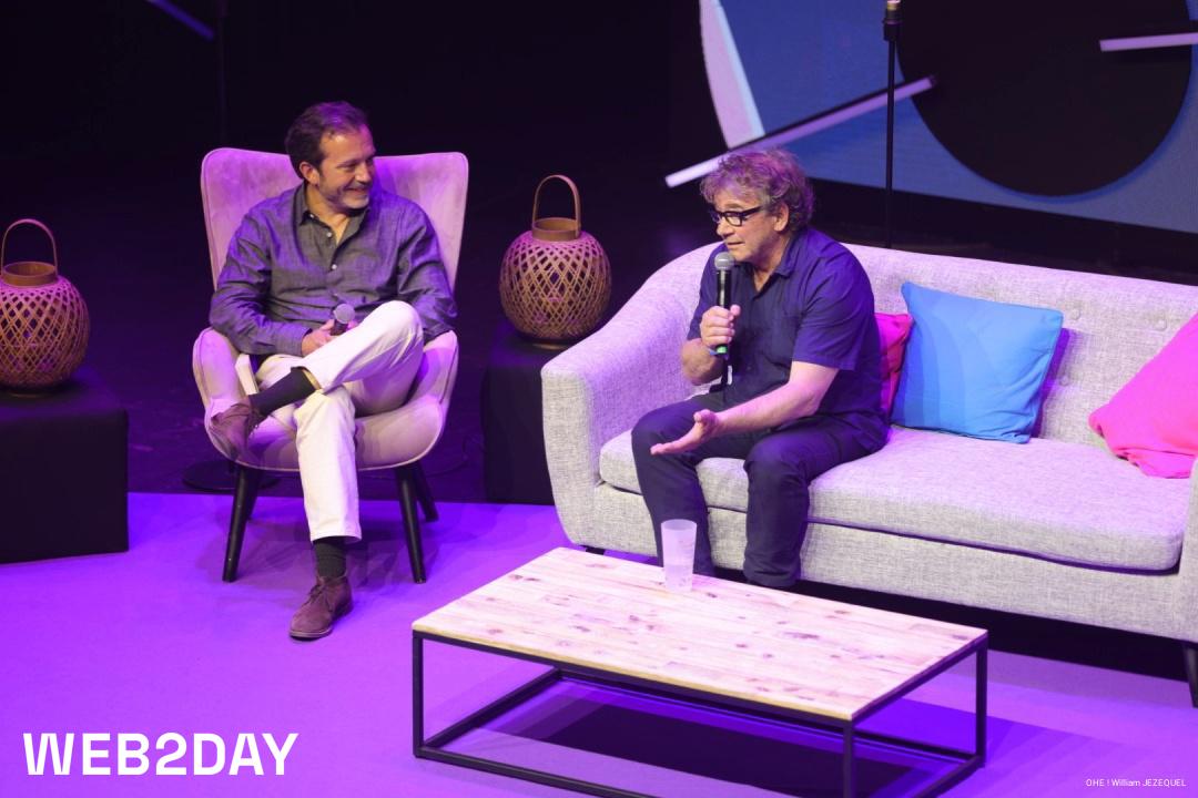 web2day's tweet photo. #MaxiW2D
Jean Blaise avait été frappé par l'ambiance à Barcelone, à l'opposé de ce qu'est à Nantes. Il a donc décidé de mettre l'art dans la rue. Comment la créativité pénètre la ville ? On veut la transformer de l'intérieur. Ainsi sont nées les Allumées.
#web2day https://t.co/hwWJNT8VWg