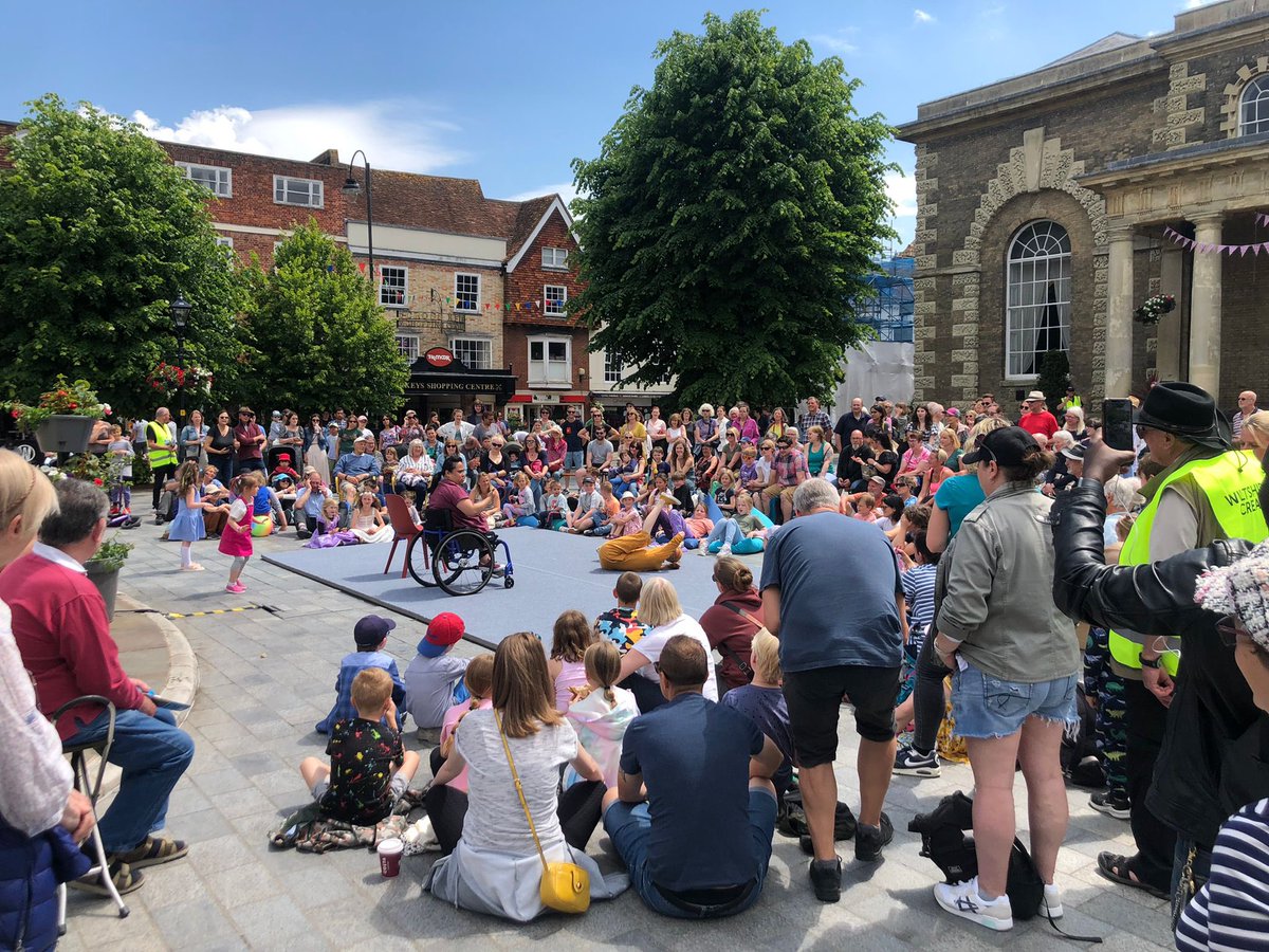 Mimbre (@mimbre_acrobats) on Twitter photo What a fun audience at our @DarylBeeton co-pro ‘Look Mum, No Hands!’ at <a href="/WiltsCreative/">WiltshireCreative</a>’s and <a href="/SalisburyFest/">Salisbury International Arts Festival</a>’s #CityEncounters!
If you haven’t yet made it to see the show, you can still catch us this afternoon:
⏰ 3:15 pm
📍 Guildhall Squares
📷 Stella Kailides What a fun audience at our @DarylBeeton co-pro ‘Look Mum, No Hands!’ at <a href="/WiltsCreative/">WiltshireCreative</a>’s and <a href="/SalisburyFest/">Salisbury International Arts Festival</a>’s #CityEncounters!
If you haven’t yet made it to see the show, you can still catch us this afternoon:
⏰ 3:15 pm
📍 Guildhall Squares
📷 Stella Kailides