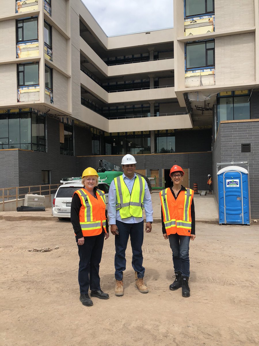 donna_m_kern's tweet image. Construction of the Seniors Health &amp;amp; Wellness Village @ Peel Manor in @centralwestoht with @regionofpeel Commissioner, Health Services @nancypolsinell1 177 LTC beds/90 Adult Day Program spaces/8 respite care beds/Integrated Care Dementia Centre of Excellence. It’s simply, WOW! 🤩